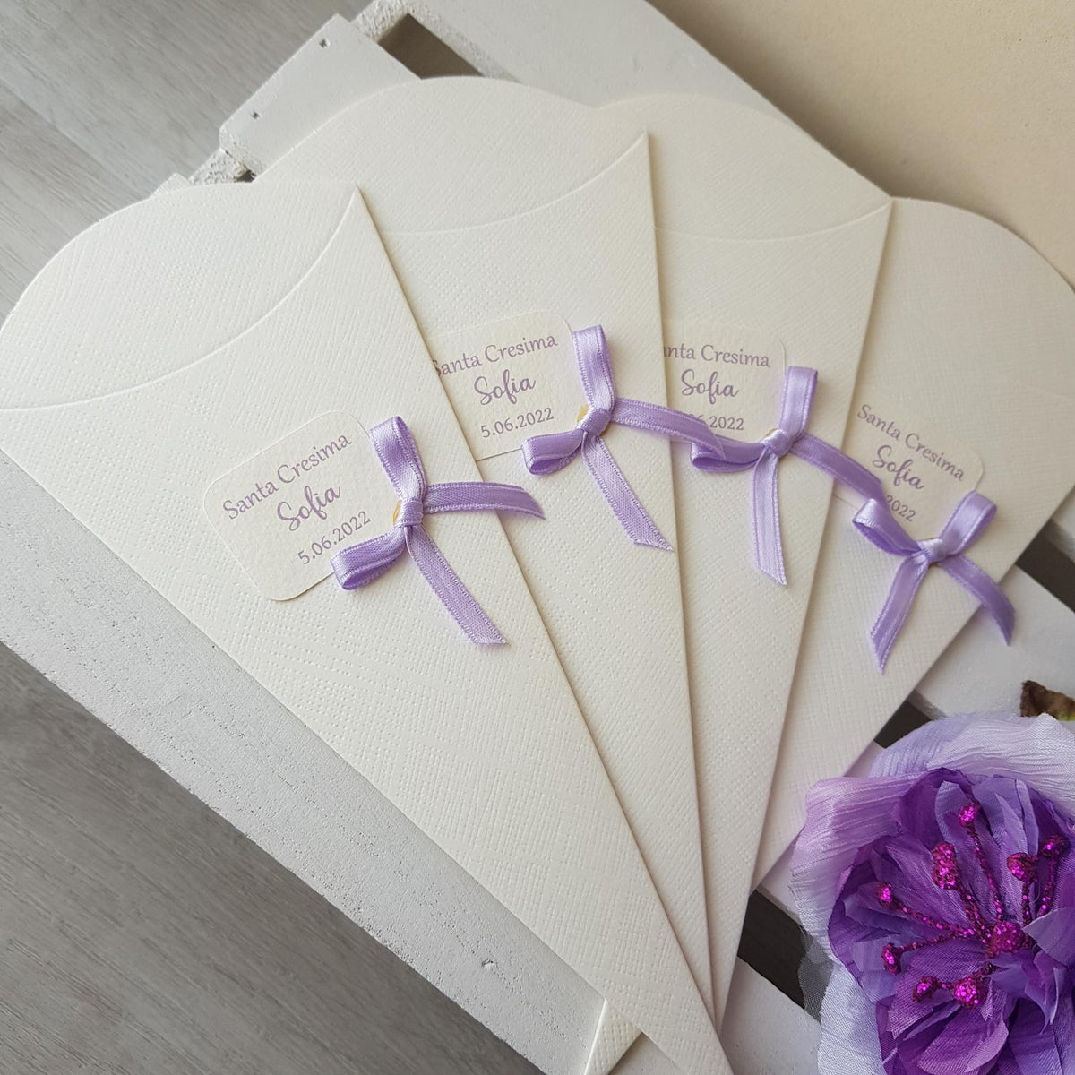 Coni portaconfetti richiudibili personalizzati lilla / glicine - EventiDecor