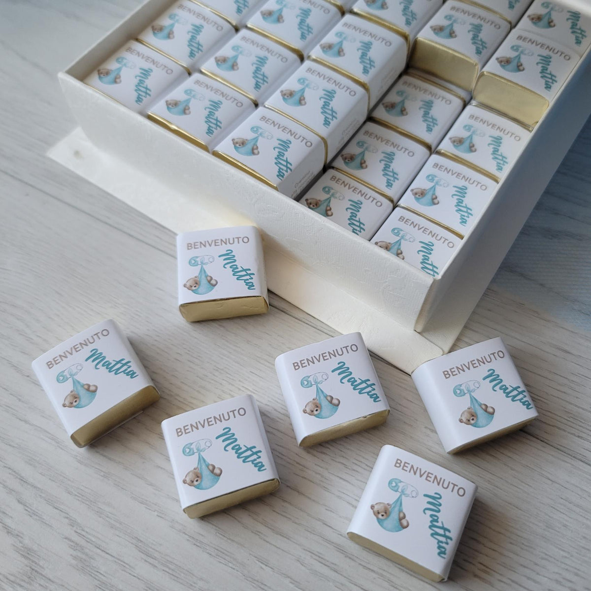 Box con 50 cioccolatini cremini personalizzati Nascita/Battesimo - EventiDecor
